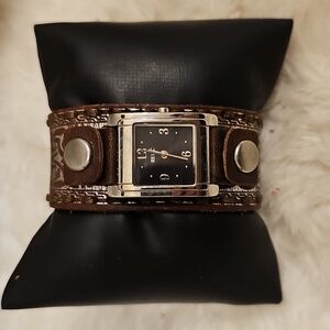 Relic brown leather buckle band watch